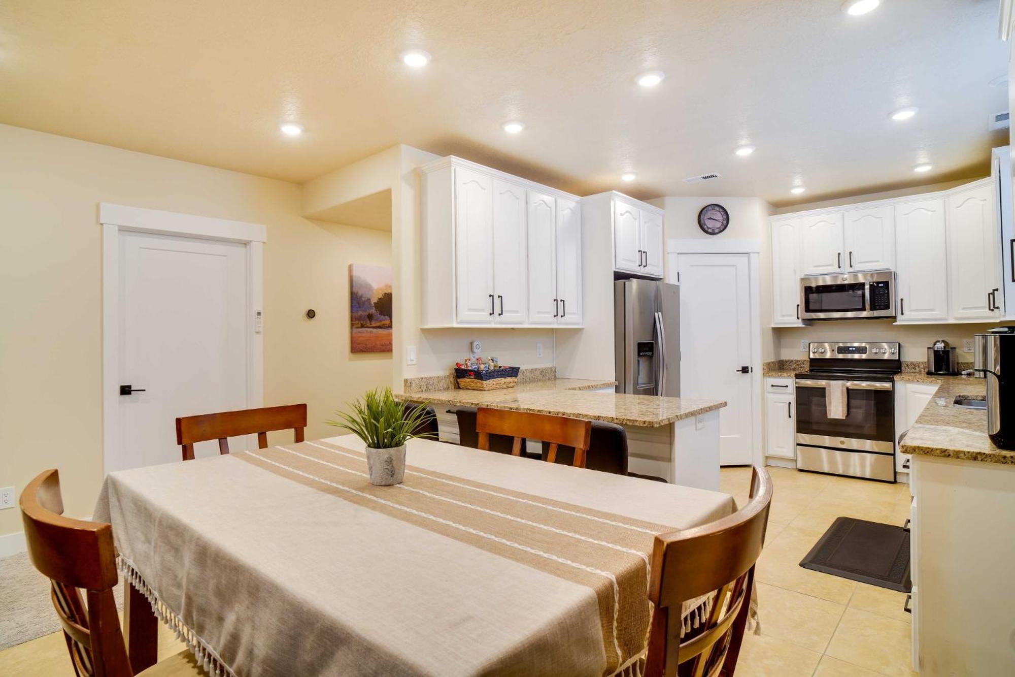 Contemporary Home With Grill Near Utah Lake! Saratoga Springs 外观 照片